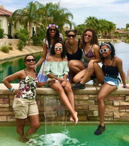 Linnie Supall with her mother and cousins.